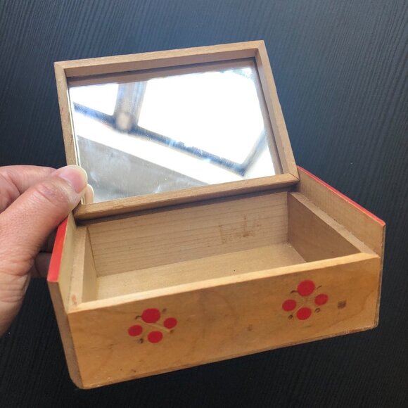 Vintage Japanese Handmade Painted Art Kimono Girls Wooden Box With Mirror - Picture 7 of 7